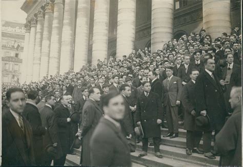 Photo Discovery On Twitter Paris Bourse Minute De Silence Pour L