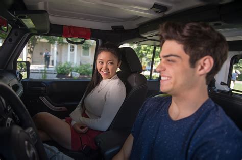 Cronología completa de la amistad entre Lana Condor y Noah Centineo Red17