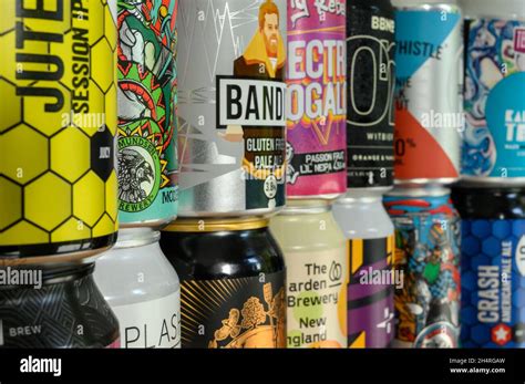 Craft beer cans hi-res stock photography and images - Alamy