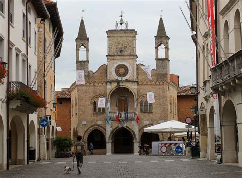 Visit Pordenone: The perfect antidote to Venice - Italian Notes