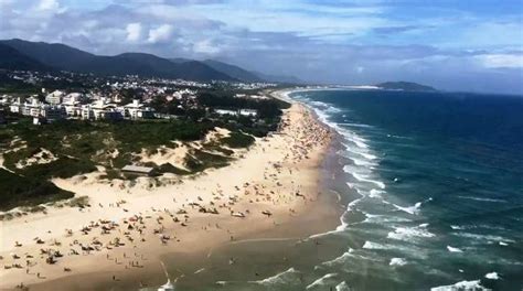 Banhistas Aproveitam Calor E Lotam Praias De Florian Polis Imagens