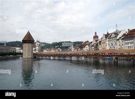 Das historische Stadtzentrum von Luzern mit berühmten Kapellbrücke dem