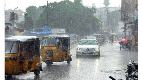 As Heavy Showers Batter North India Heavy Rainfall Likely In Telangana