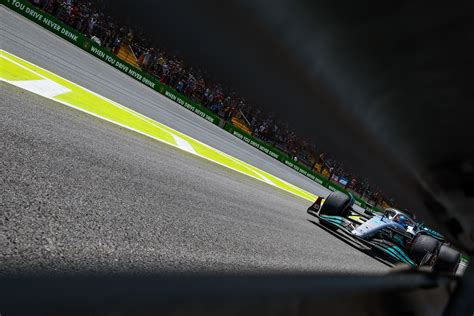 Russell remporte le sprint première ligne Mercedes pour le Grand Prix