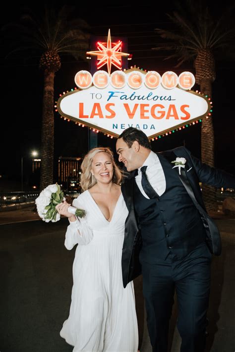 Las Vegas Sign Wedding - Las Vegas Photographer