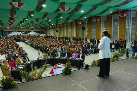 Ilustre Municipalidad De Valdivia Ante M S De Mil Personas Alcaldesa