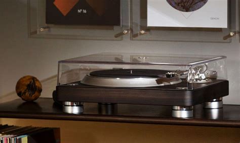 Denon S Dp Ne Direct Drive Turntable Has The Pipe And Slippers