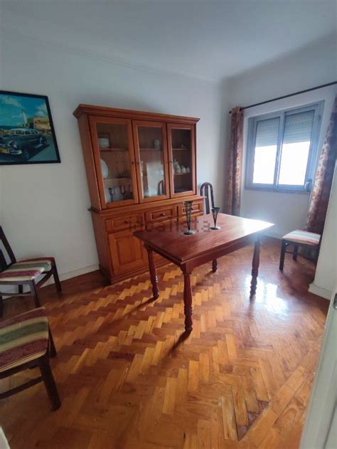 Apartamento T2 à venda na rua Sao Joao de Brito 9 Damaia de Cima