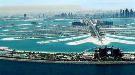 Palm Jumeirah, Dubai, United Arab Emirates - Traveldigg.com