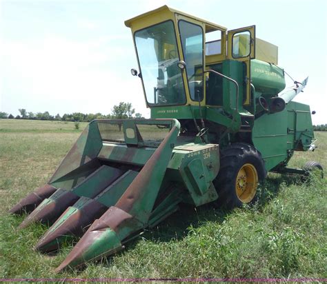 John Deere 55 combine in Parker, KS | Item 2177 sold | Purple Wave