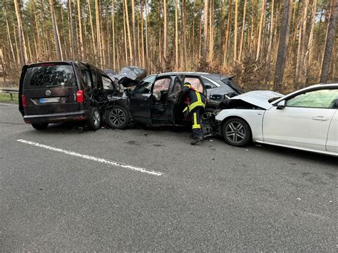 Verkehrsunfall Mit Mehreren Beteiligten Auf Der B188 Vier Personen