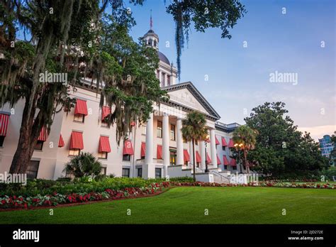 Tallahassee Florida Usa With The Old And New Capitol Building At