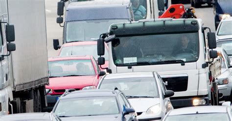 Lkw Unfälle auf der A3 lange Staus