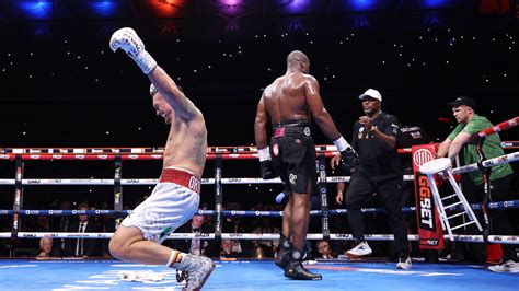 Oleksandr Usyk knocks out Daniel Dubois in sensational performance to