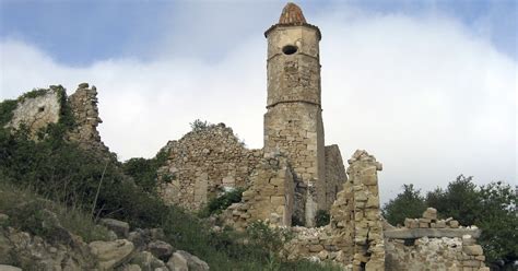 Los 8 pueblos abandonados más curiosos de España