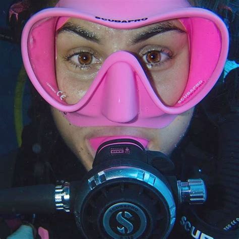 Scuba Sarah Scuba Sarah Instagram Photos And Videos Scuba Girl