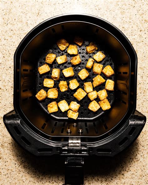 How to Make Crispy Air Fryer Tofu for Stir-Fries, Salads and Bowls · i ...