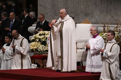 Nuestro Coraz N Esta Noche Est En Bel N Afirma El Papa En Misa De