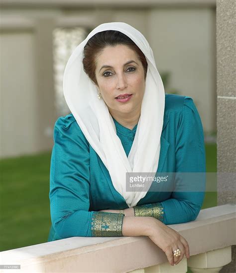 Biografi Benazir Bhutto Tulisan