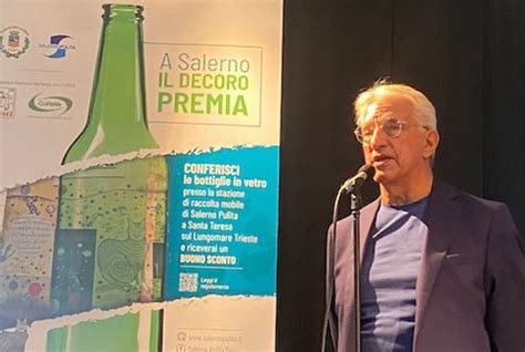 Salerno Pulita Un Murale Con Vetro Riciclato L Inaugurazione Al Rione