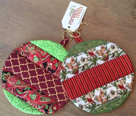 Quilted Holiday Ornament Hot Pads Potholders Etsy Quilted Christmas Ornaments Hot Pads How