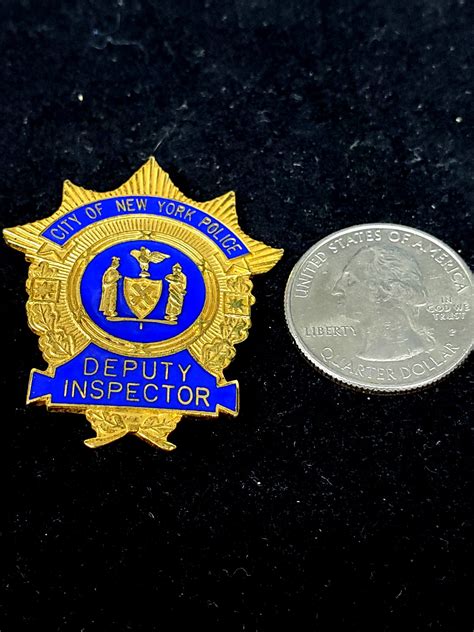 New York NYPD Deputy Inspector Lapel Shield - COLLECTORS-BADGES.COM