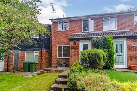 3 Bedroom End Of Terrace House For Sale In North Heath Lane Horsham