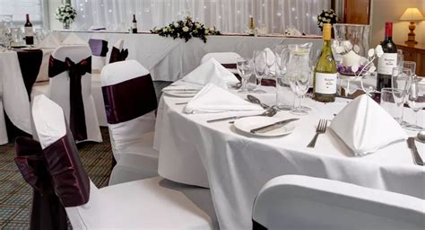 Holiday Inn Basingstoke Christmas Parties 2024 | Party Nights & Packages