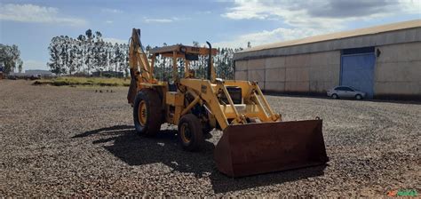 Retroescavadeira mf 86 Hd em Campo Grande MS à venda Compre 801705