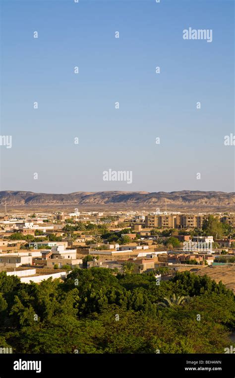 Oasis in libyan desert hi-res stock photography and images - Alamy