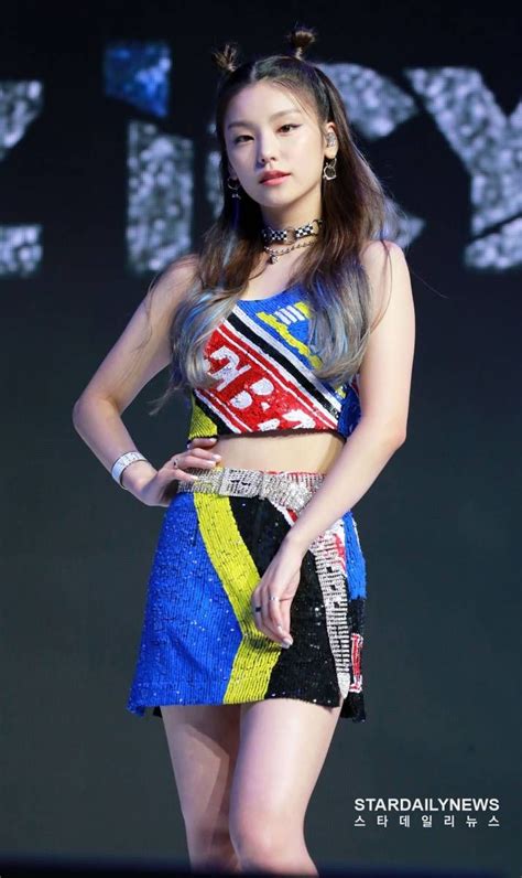 190729 Itzy Yeji Itz Icy Comeback Showcase Itzy Stage Outfits