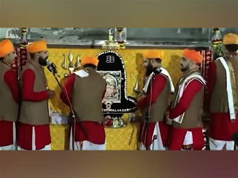 Amarnath Yatra 2023 Aarti Performed At Shri Amarnath Cave Shrine