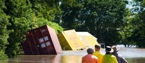 Cyclone En Australie Deux Morts Et Des Villes Inond Es