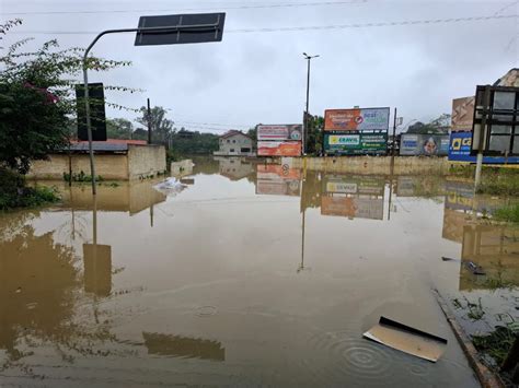 Chuva Em Sc Afeta 20 Municípios Deixa Cidade Em Emergência E Mais De