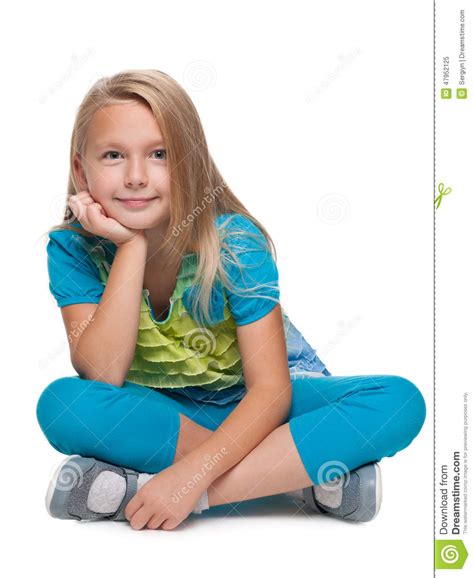 La Petite Fille Blonde S Assied Sur Le Plancher Image Stock Image Du