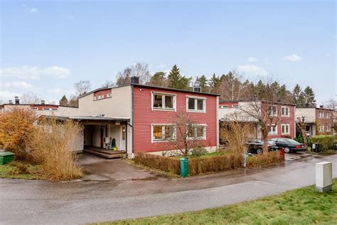 Blåklocksvägen 28 Hässelby Södra Villastad Stockholm Radhus Boneo