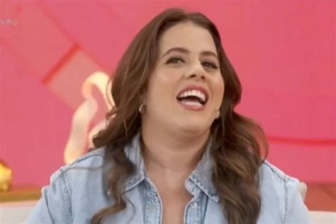 Tati Machado revela o nome e o sexo de seu primeiro bebê ao vivo no