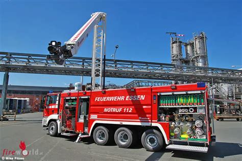 D Neues GTLF 5 500 3 000 als Dauerleihgabe für Feuerwehr Essen