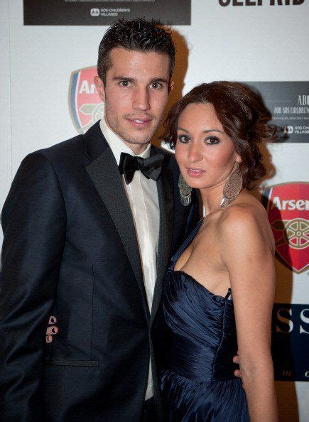 Top Football Players: Robin Van Persie With Wife Pictures/Images