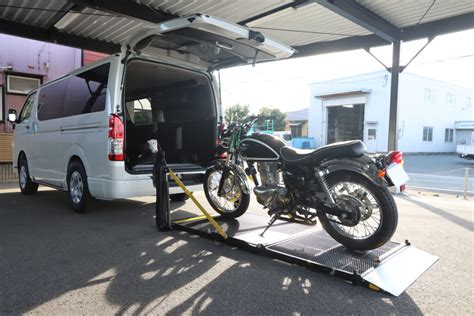 トランスポータープロショップ「オグショー」 女性の方も安心安全！電動リフトを使ってバイクを積載してみました