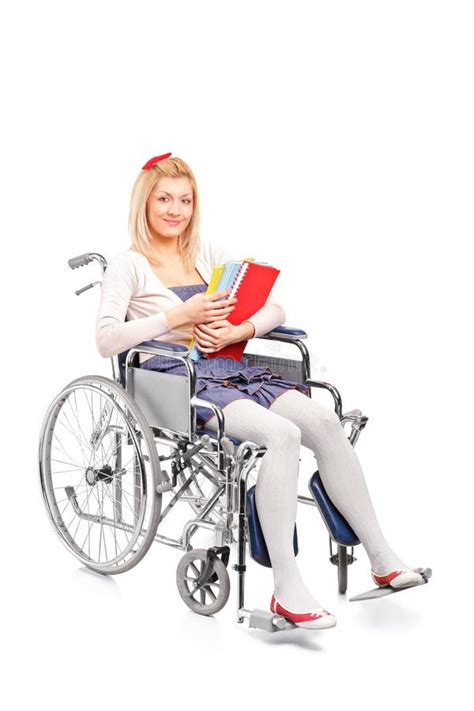 Une Jeune Fille De Sourire Dans Un Fauteuil Roulant Image Stock Image Du Patient Blonde 23322817