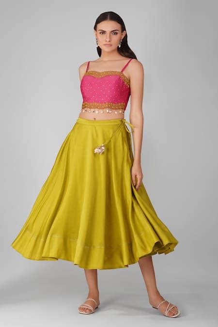 Buy Magenta Chanderi Embroidery Thread Sweetheart Neck Flower Crop Top