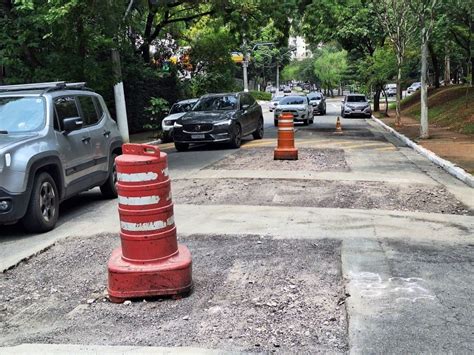 Prefeitura De Sp Faz Tapa Buraco Em Avenida Onde Começou Recapeamento