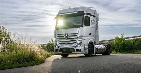 Daimler Truck Al Via Test Su Strada Per Camion A Idrogeno Liquido