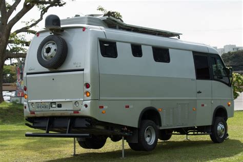 Motor Home 4x4 Sobre Micro ônibus da Volare MaCamp Guia Camping e