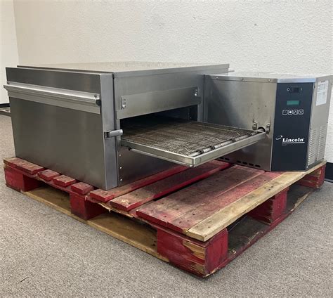 Used Lincoln 1132 Electric Pizza Conveyor Oven 18in Belt