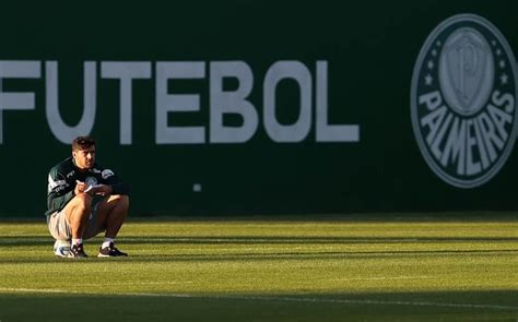 Sem Camisa 5 Palmeiras Aposta Em Abel Ferreira Para Arranjar