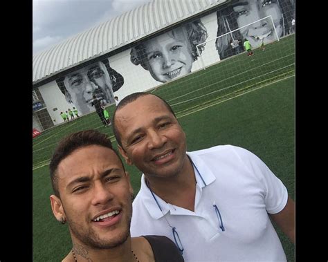 Foto Dessa Vez Foi A Vez Do Pai De Neymar Ser Envolvido Em Uma Grande