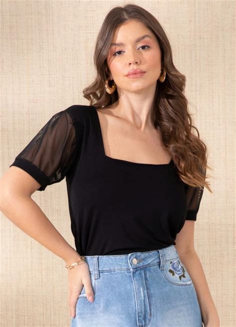 Blusa Preta Decote Quadrado Quintess