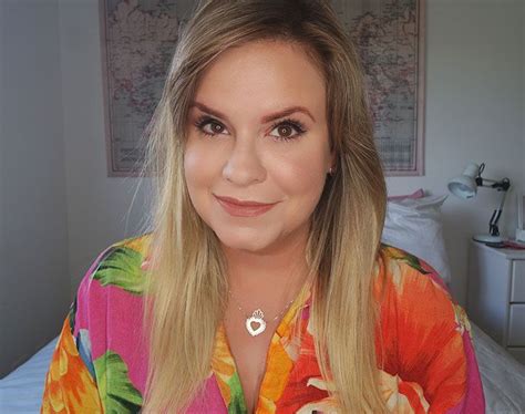 Nude Me Da Natura Finalmente Testei A Base Em S Rum Da Marca S Rum Rosto Tipos De Pele